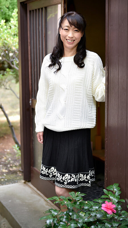 【4時間以上作品】 密かに欲求不満を抱えながら悶々と暮らしている 一見真面目な地方のおばさん 12人4時間2 (h_460mbma00123)