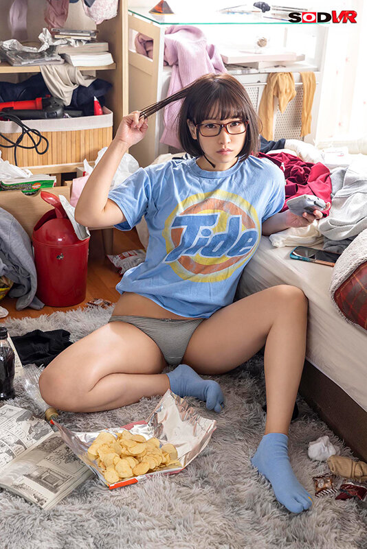 【ハイクオリティVR】 【VR】数年ぶりに帰郷すると、アラサーの義姉は未だに自称家事手伝い（ニート）の喪女だった。無防備なデカ尻、無様なまんぐりオナニーを覗き見て思わず襲ってしまうと、久しぶりのチ●ポに興奮止まずにイっても追撃騎乗位してくる！ あめり（29） (13dsvr01137)