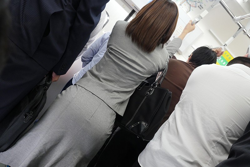 【ハイビジョン】 「満員電車で周りを無意識に挑発する美尻女はタイトスカートにぶっかけられ発情するまで何発？」VOL.1 (1dandy00642)