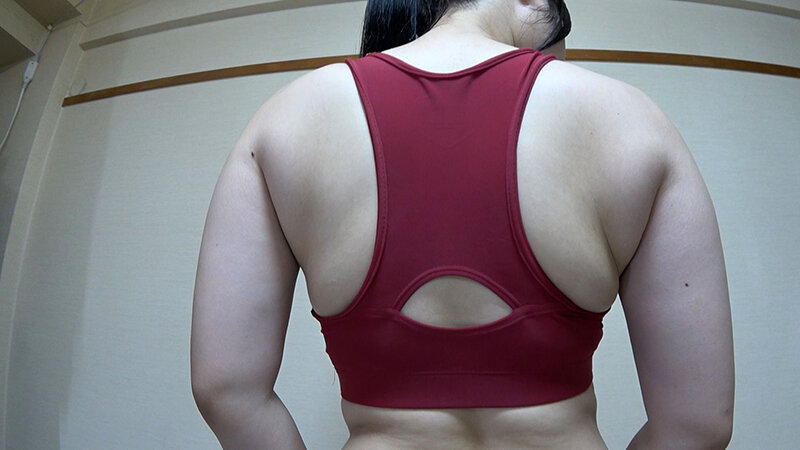 【盗撮・のぞき】 中条りの 神陸上ウェア スポーツ日焼けから筋肉美女アスリートの秘部を隠してきたウェアを巨乳や美乳パイパンや剛毛娘に着せジョリワキやハミ毛を堪能。陸上ユニホーム女子の太腿やお尻や着衣放尿まで！！身体にフィットするウェアのキワキワを超接写＆完全着衣でハメ撮り (1okl00012)