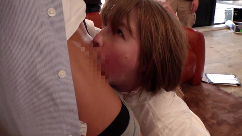 【単体作品】 アメリカ人ママタレントのむっちりデカ尻から香り出す催淫フェロモンでいくら射精しても萎えなくなった暴走チ○ポを何度もハメられ撮影現場でノンストップ羞恥イキ！連続中出し8発！ぶっかけ7発！そしてマシンバイブ ジューン・ラブジョイ (1svdvd00798)