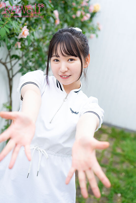 【ハイビジョン】 経験人数3人なのに自信満々でなんでも信じ込んじゃう超ポジティブ素人‘朝日ゆうな’AV女優に憧れて名古屋から上京デビュー 自慢のノーハンドフェラもなかなかだけどむっちむちデカ尻バックが締め付け最高で男優さんこぞって大量顔射したってよ。 朝日ゆうな (cawd00756)
