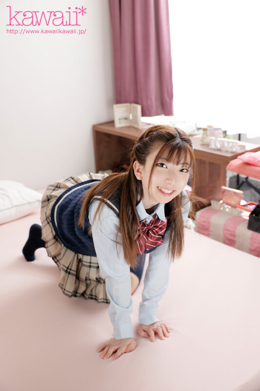 評価 4.35【制服】【VR】無防備すぎる妹のけしからんデカ尻パンチラ誘惑にムラムラ我慢できずバック中出し 七咲みいろ…