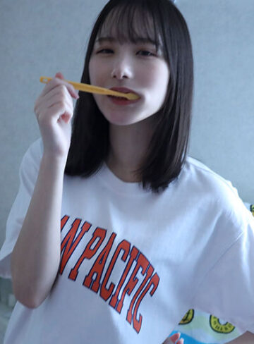 ヤリサーの男達に雑に寝取られといてピースなんかすんなよ… 僕の大切な年下彼女が大学のチャラ男たちとノリノリSEXを楽しんでいた…。 村上悠華