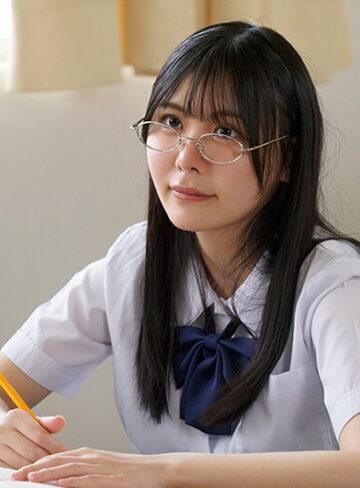 クラスでいちばん地味な子は担任の僕にだけ成長したおっぱいを見せてくれる 美咲そのか