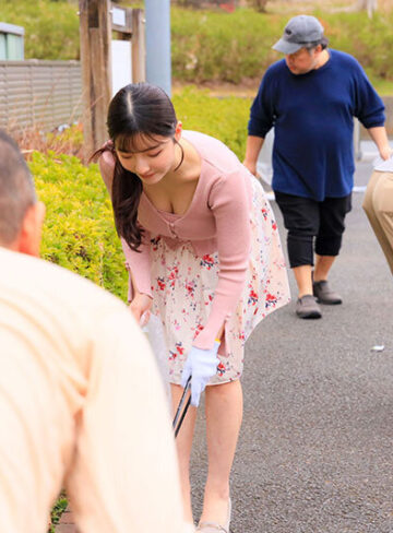 私の巨乳に目をつけられてー旦那が不在の日中、義父と町内会のオヤジたちにストリップと中出し輪●され続けています 彩月七緒
