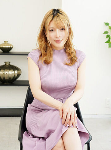AV女優 新村あかりとは？